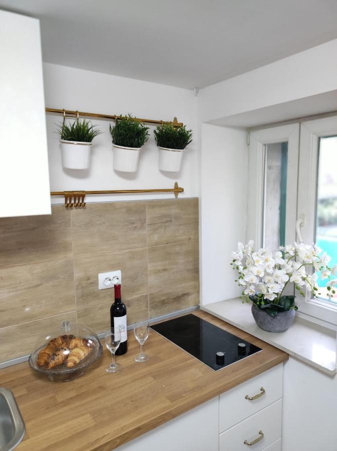 Stone House Lovric Appartement Kaštela Buitenkant foto