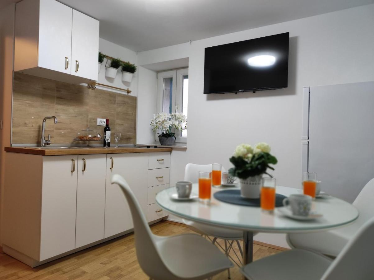 Stone House Lovric Appartement Kaštela Buitenkant foto