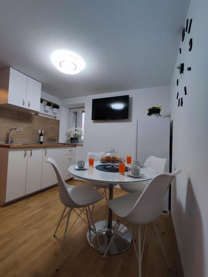 Stone House Lovric Appartement Kaštela Buitenkant foto