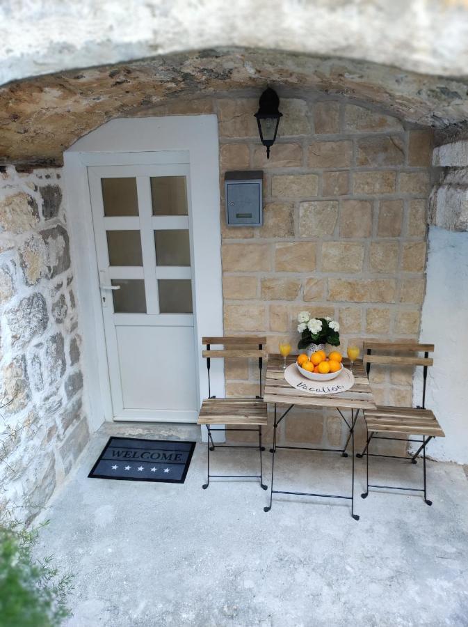 Stone House Lovric Appartement Kaštela Buitenkant foto
