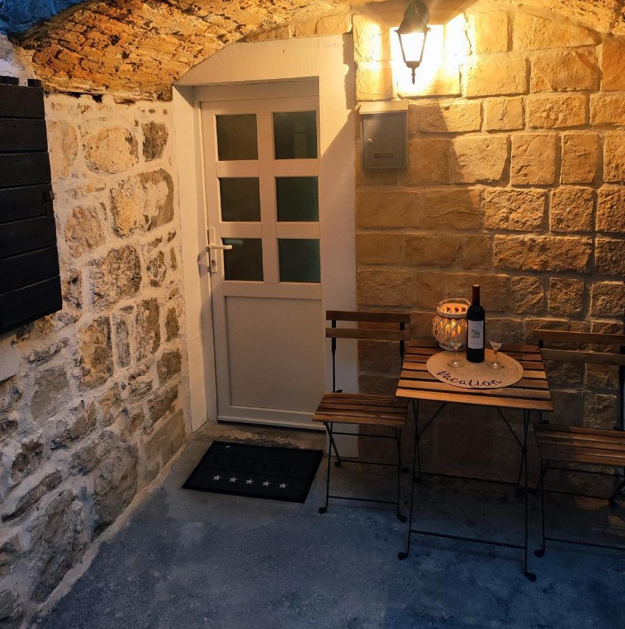 Stone House Lovric Appartement Kaštela Buitenkant foto