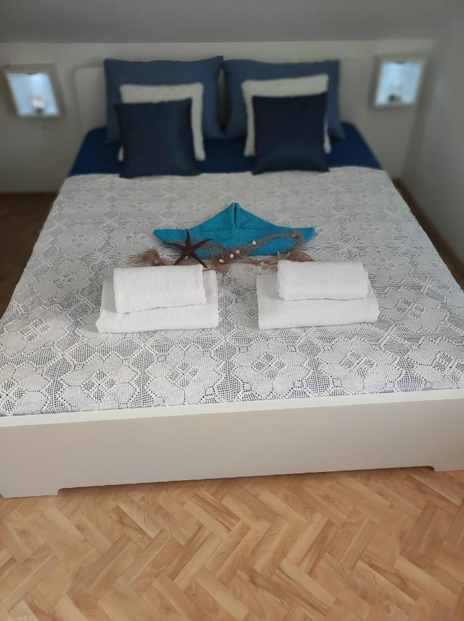 Stone House Lovric Appartement Kaštela Buitenkant foto